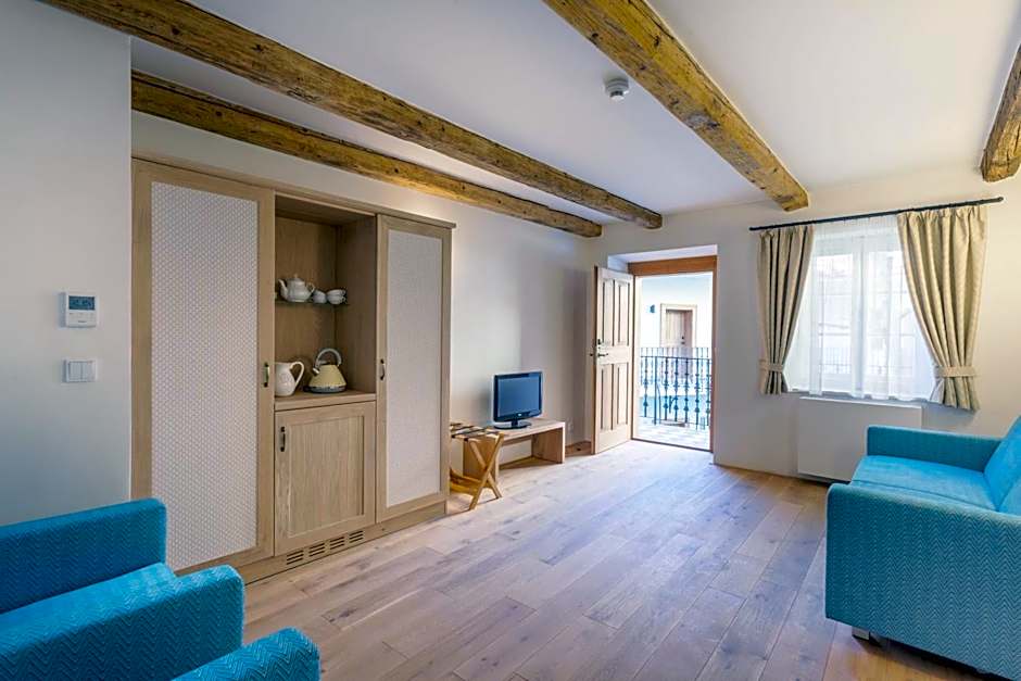 Hotel At the White Lily