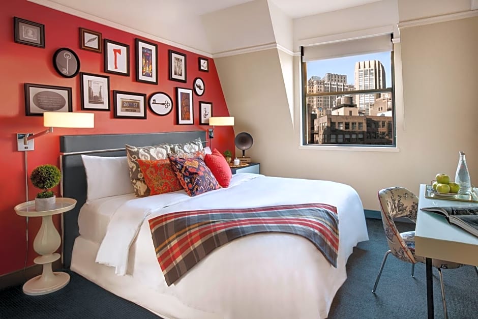 Photo 1 of 4 of Deluxe King Room