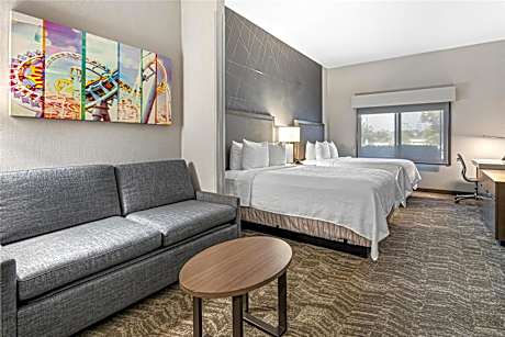 Queen Suite with Two Queen Beds - Disability Access