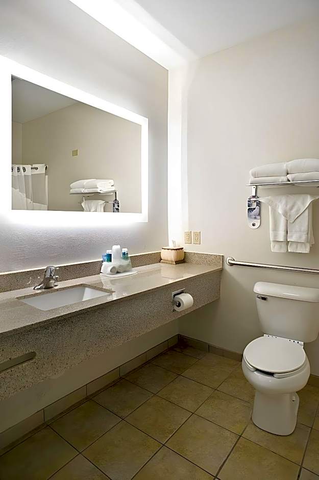 Holiday Inn Express Hotel & Suites Vermillion By IHG