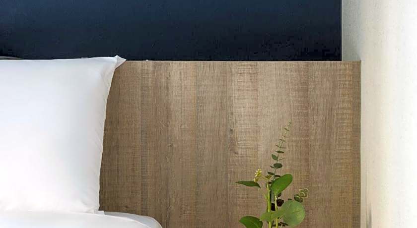 Sparrow Hotel