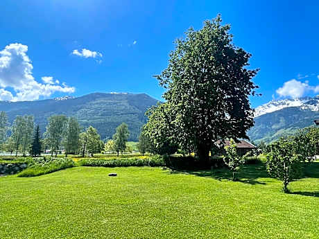 Two-Bedroom Apartment with Mountain View