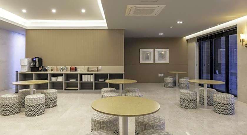 Brown-Dot Hotel Deokcheon