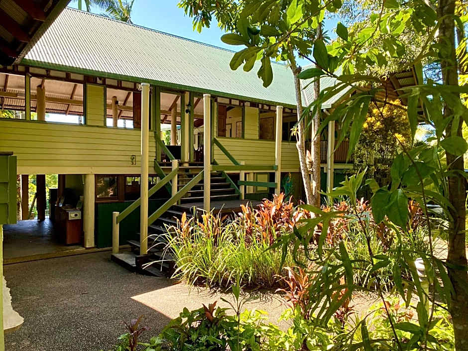 Jackaroo Treehouse Rainforest Retreat