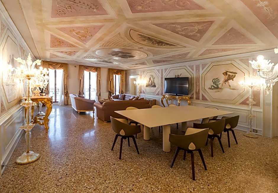 Ca' Bonfadini Historic Experience