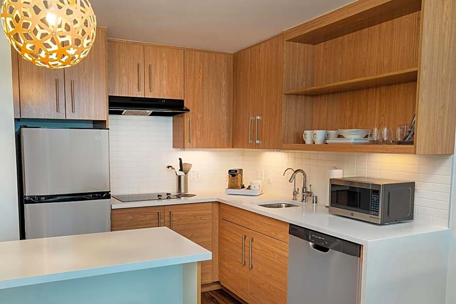 Element Sacramento Airport