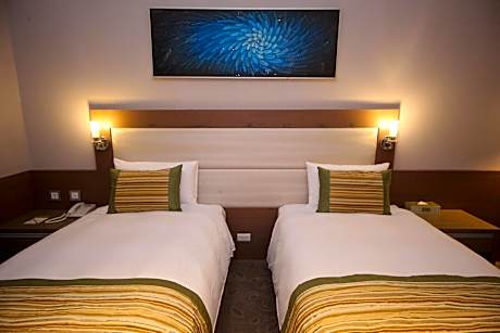 Twin Bed - No Window