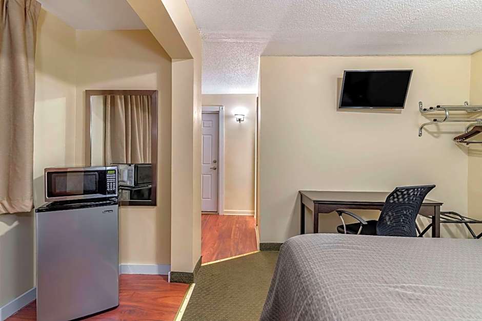 Rodeway Inn Lake George Outlets