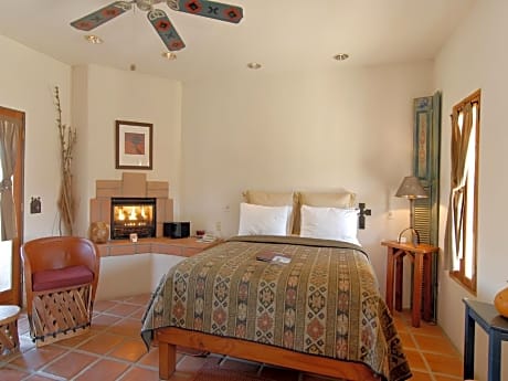 Superior Queen Room with Fireplace
