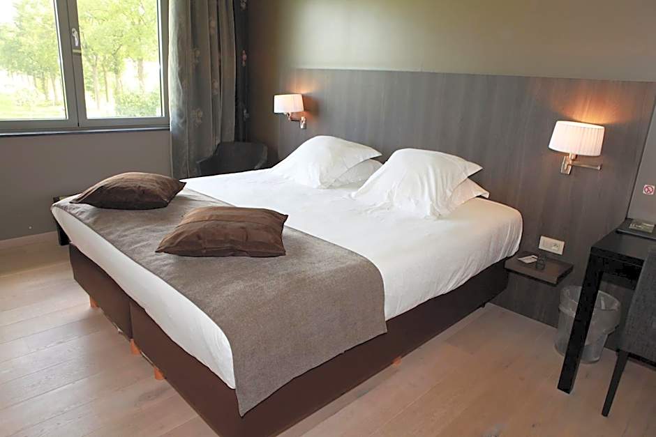 Cleythil Hotel