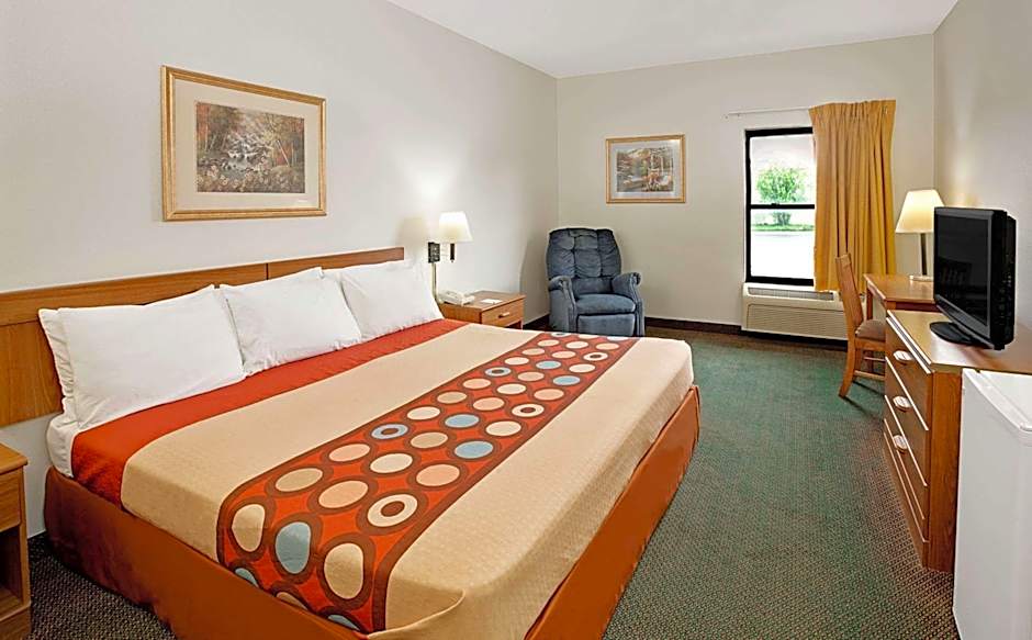 Super 8 by Wyndham Hampshire IL