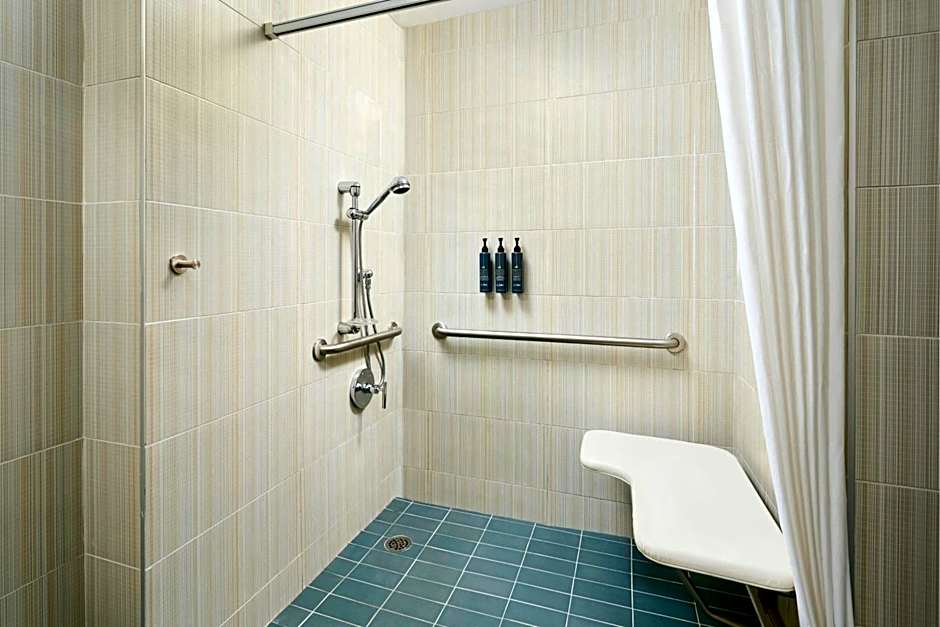 Aloft Montreal Airport