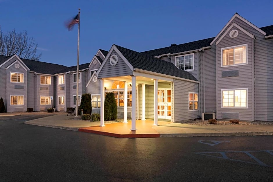 Microtel Inn By Wyndham Albany Airport