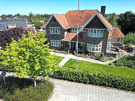 Bed and Breakfast Goes