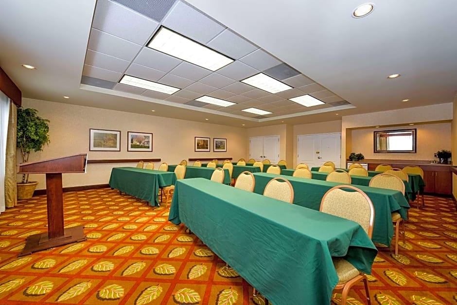 Comfort Inn & Suites Dover-Portsmouth