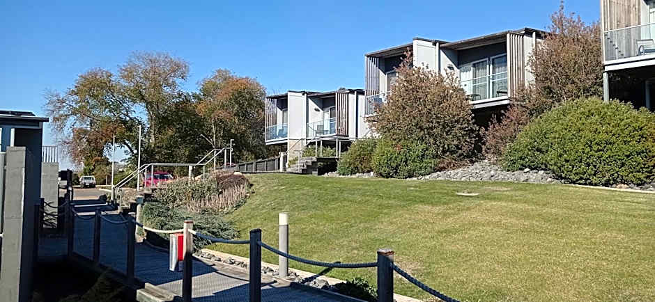 Rosevears Riverview Hotel