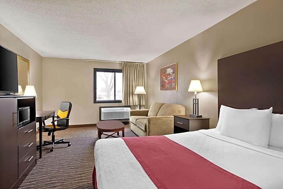 Baymont by Wyndham Sioux Falls North/I-29/Russell St