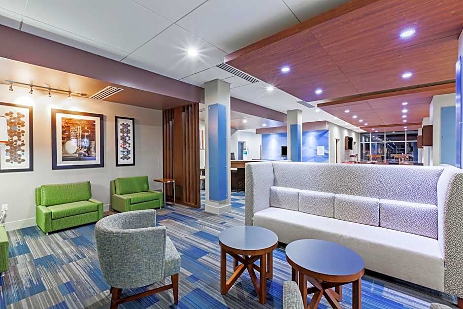 Holiday Inn Express and Suites Tulsa West / Sand Springs By IHG