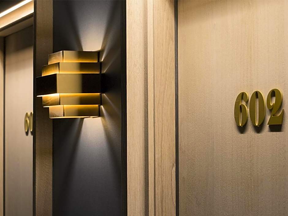 Yurbban Trafalgar Hotel