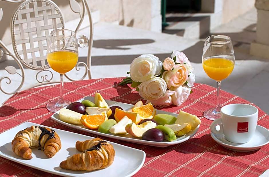 Aspalathos Residence