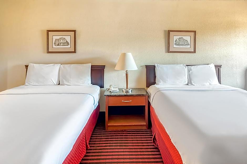 OYO Hotel Jefferson TX Hwy 59