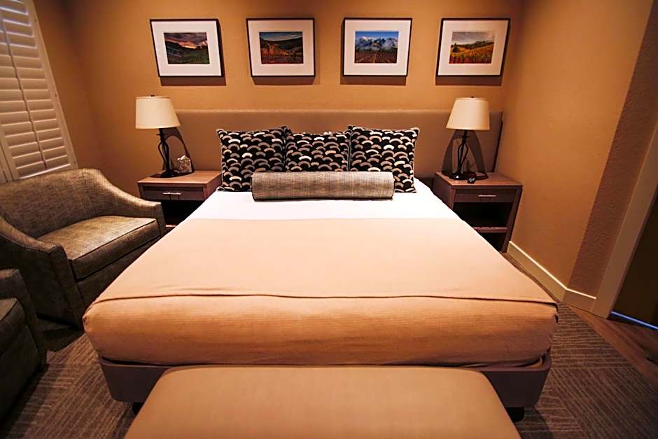 Calistoga Spa Hot Springs - Authentic Hot Springs Spa & Resort