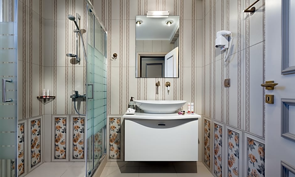 Photo 1 of 10 of Premium Suite