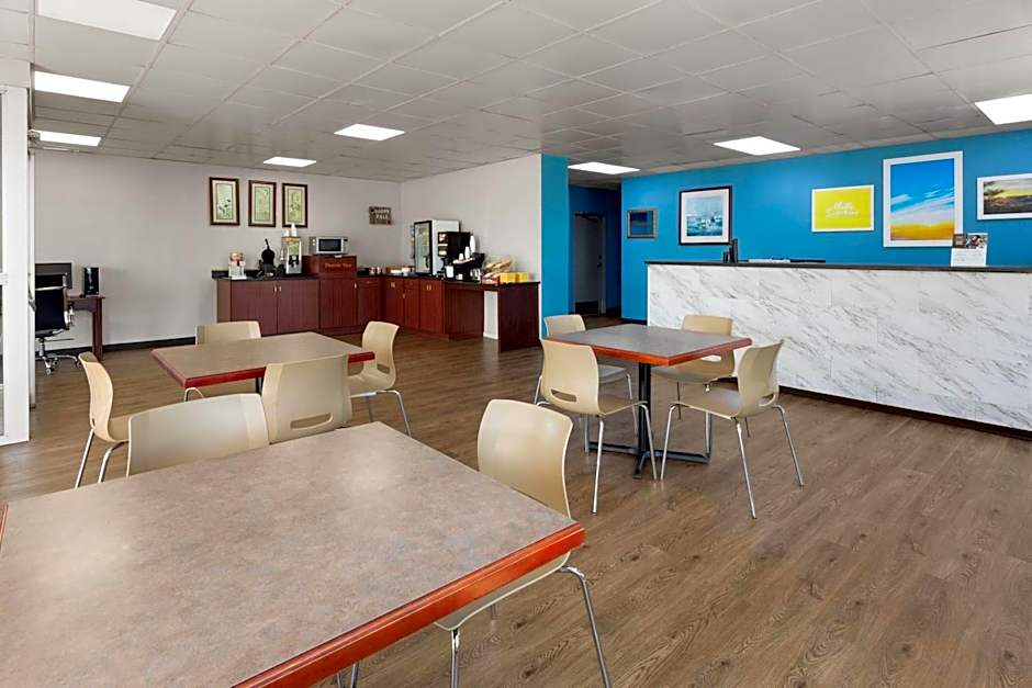 Days Inn by Wyndham Cambridge