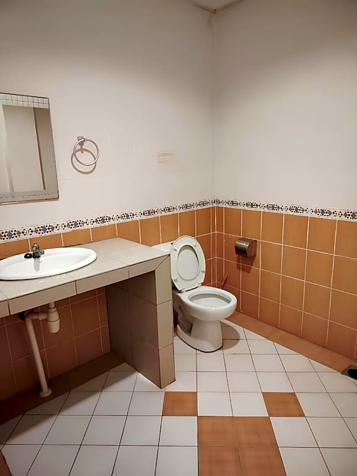 Natol Homestay - Kuching Home Penthouse Airport Road