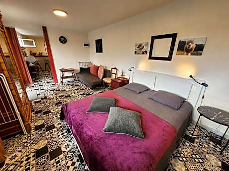 Triple Room with Private Bathroom