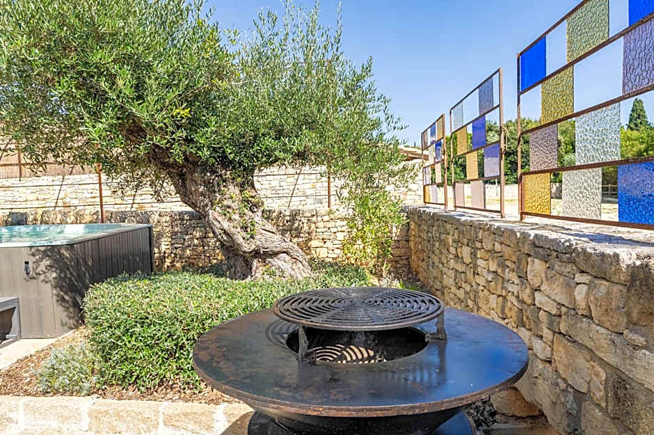 Secret d'Uzès - Le Duché - Piscine chauffée et Jacuzzi