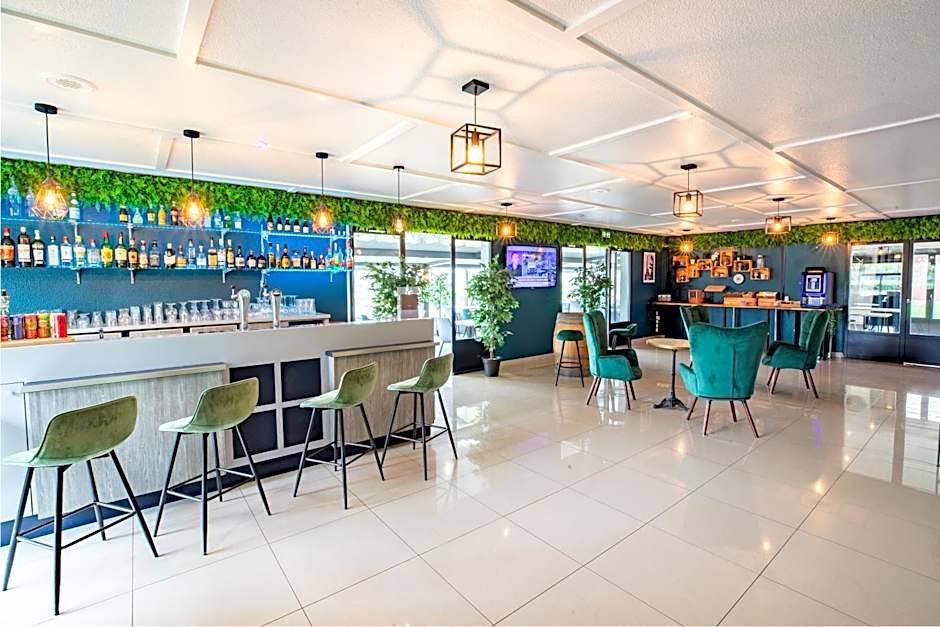 KYRIAD VALENCIENNES SUD - Rouvignies