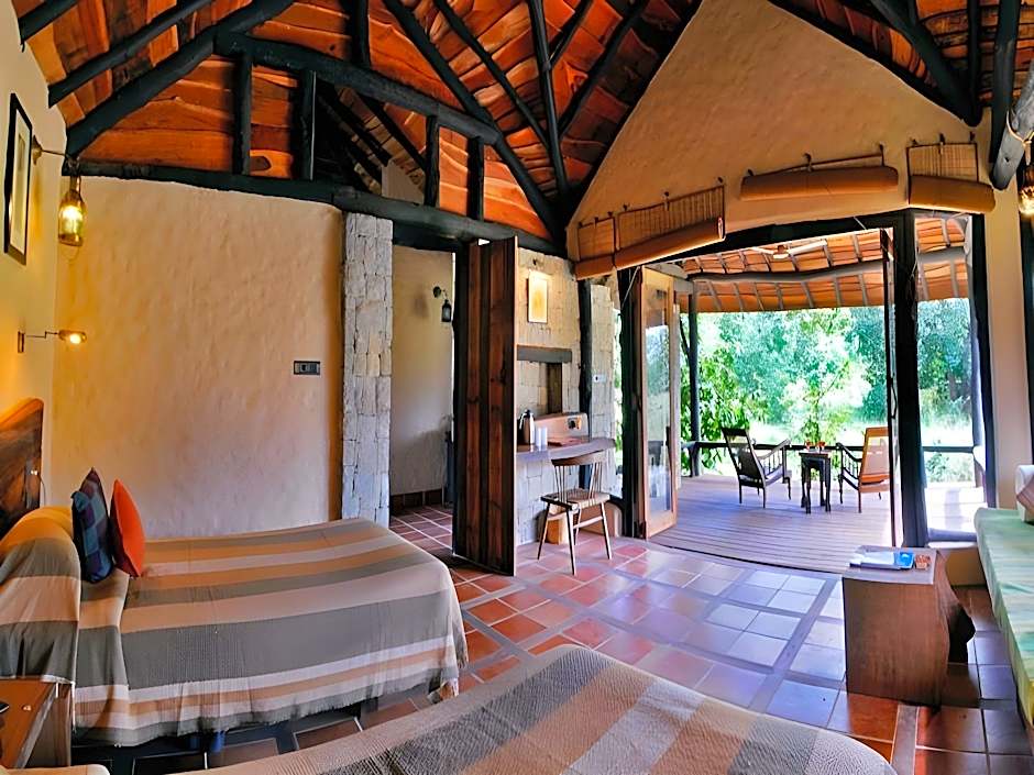 Pugdundee safaris - Kanha Earth Lodge