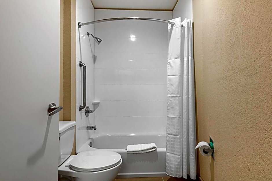 Comfort Inn & Suites Montgomery East Carmichael Rd