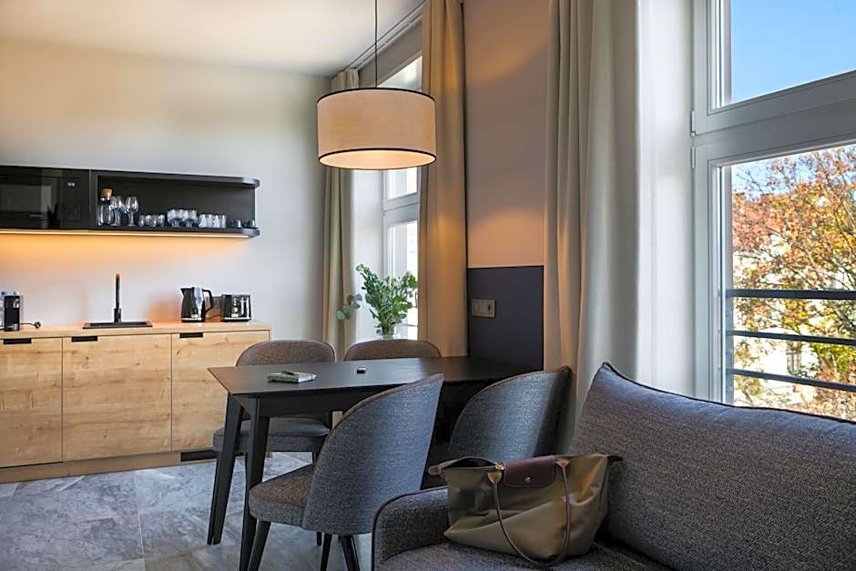H11 Aparthotel
