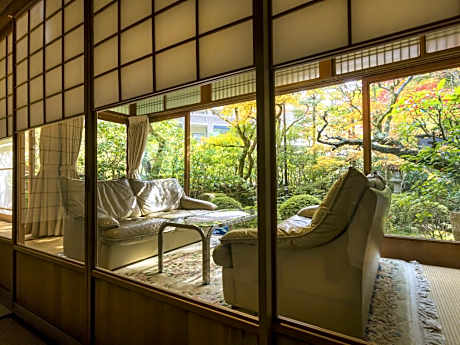 Japanese-Style Superior Twin Room with Garden View