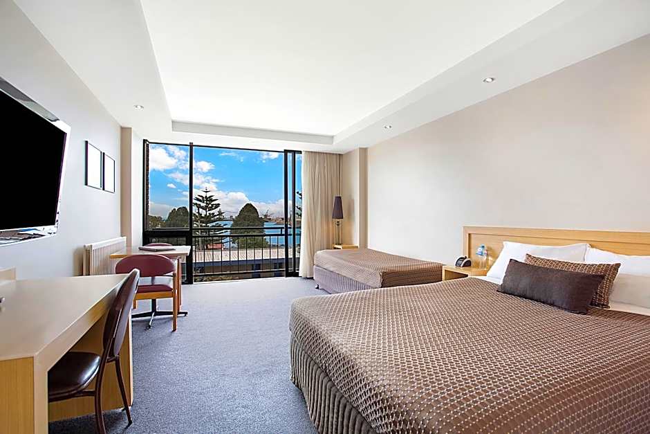 Richmond Henty Hotel