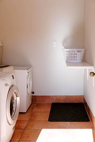 One-Bedroom Apartment with Spa Bath-Family Unit