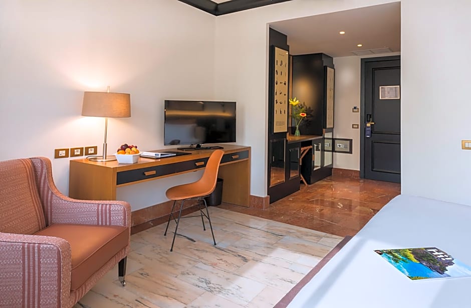 H10 Tribeca
