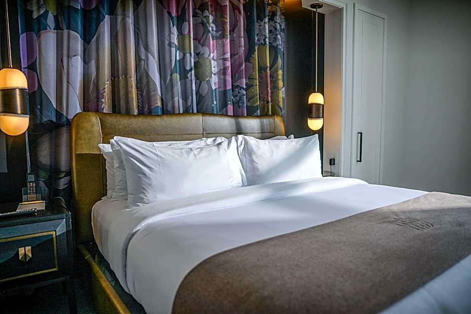 Daxton Hotel Birmingham, Curio Collection by Hilton