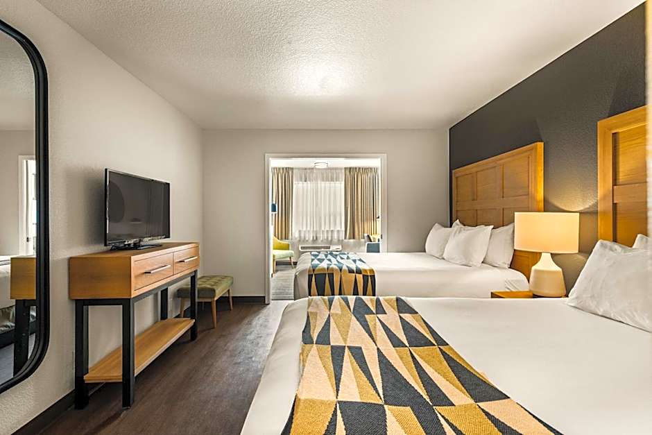 Oxford Suites Redding