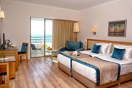 Triple Room with Sea View