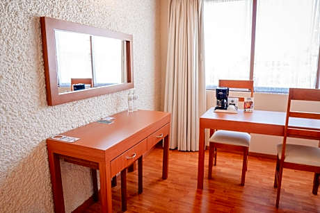 King Room - Non-Smoking