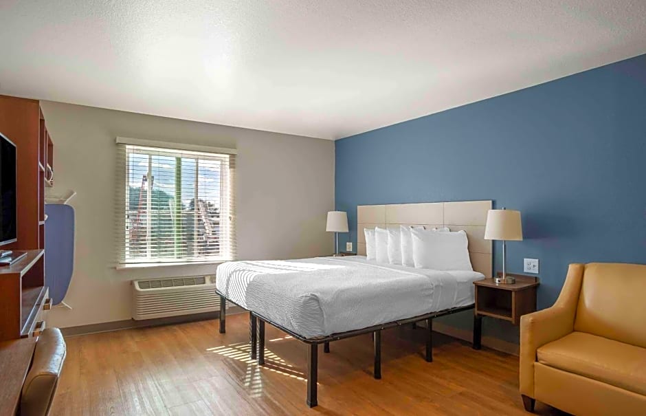 Extended Stay America Select Suites - Charlotte - Northlake