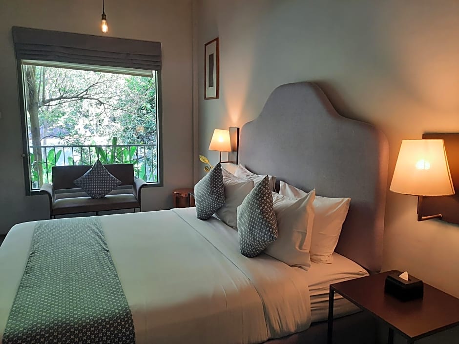 Lovina life Room & Cafe
