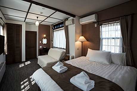 Deluxe Queen Room