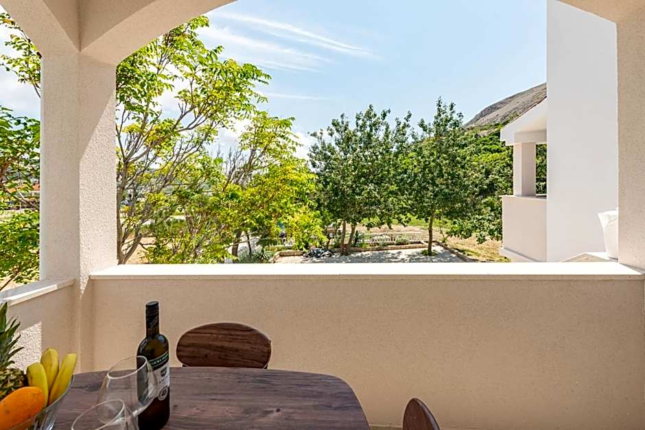 Apartmani Curic beachfront by Pag tours