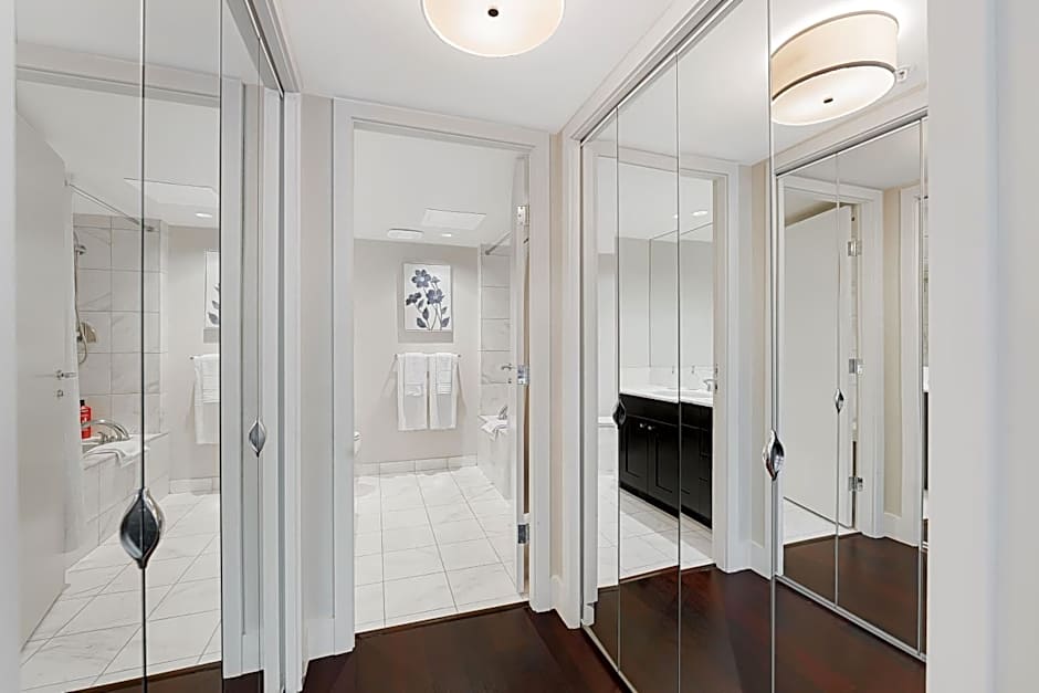 Bright and Spacious 2 Bedroom on Coal Harbors Waterfront