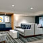Holiday Inn Express & Suites North Fremont By IHG