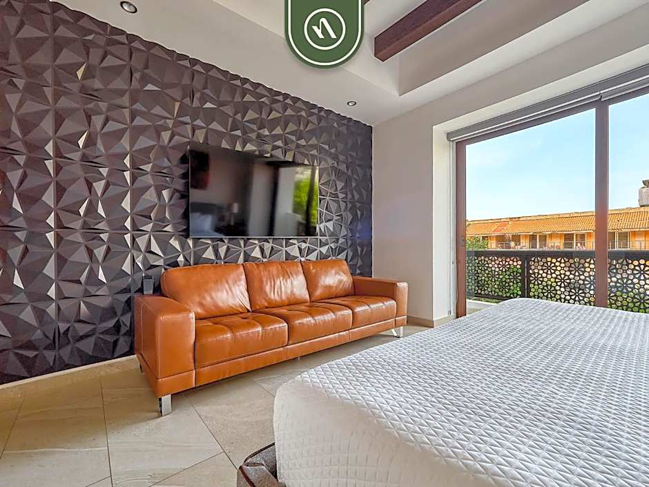 Luxury 2BR Condo in Romatic Zone - Rooftop Pool